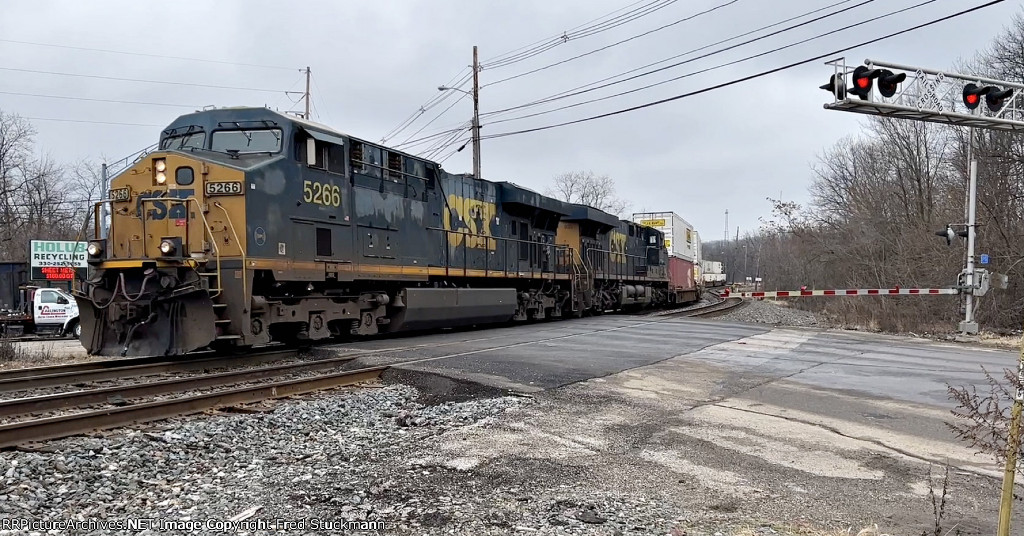 CSX 5266 leads I137 across Arlington St.